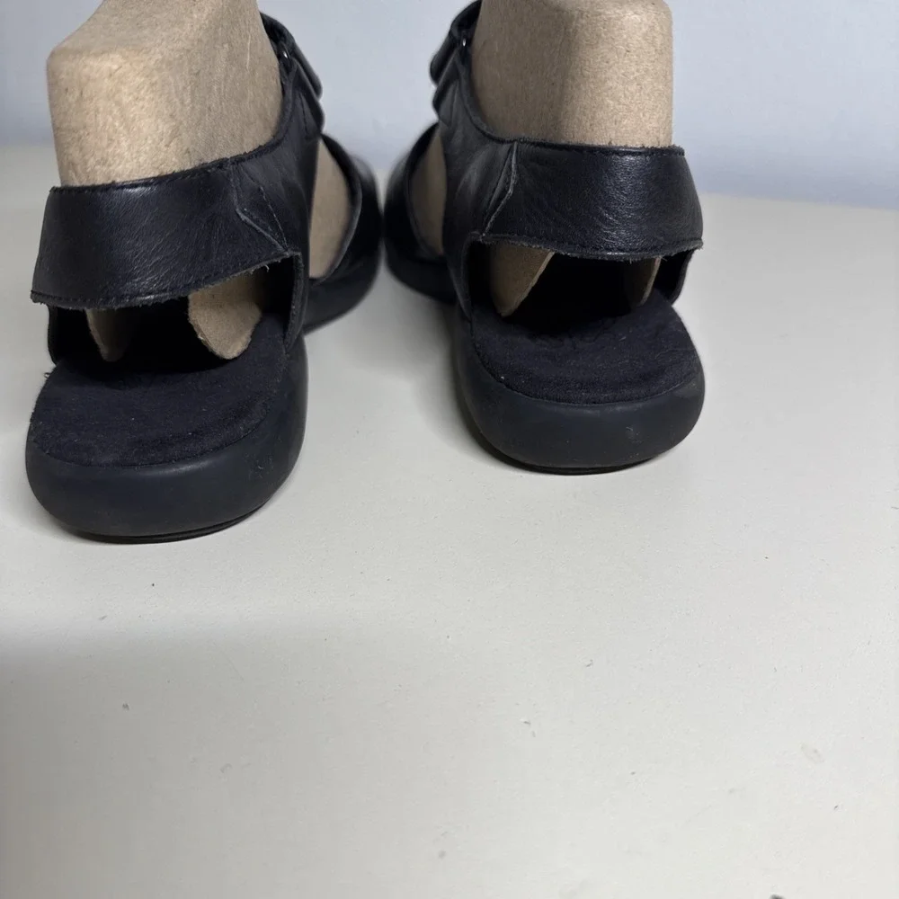 Ecco Soft Sandal Womens 7,5 Black Strap Open Toe Slip On Casual Comfort Leather